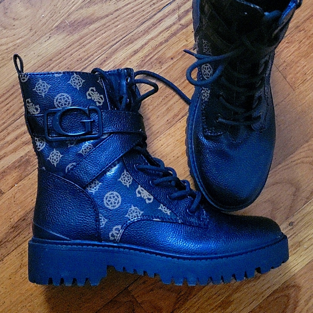 Guess boots 👢